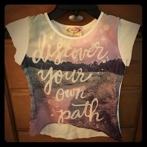 Joy Folie T-shirt w/asymmetrical hemline; size 7